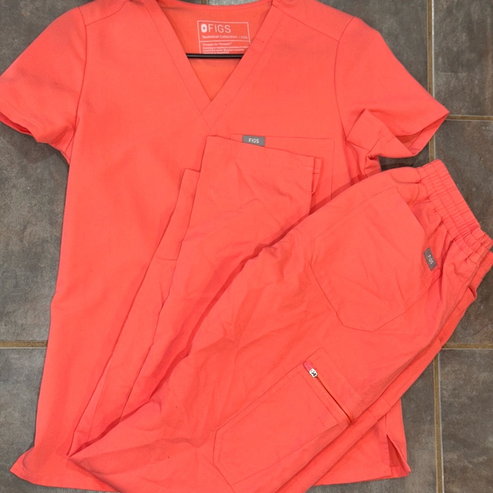 Figs Vibrant Coral Medical Scrub Set
